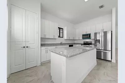18911 SW 317th Ter, Homestead, FL 33030 - Photo 14