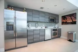 421 Meridian Ave, Miami Beach, FL 33139 - Photo 4