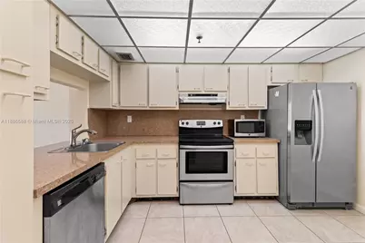 2625 Collins Ave #608, Miami Beach, FL 33140 - Photo 28
