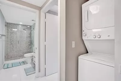 325 S Biscayne Blvd #2519, Miami, FL 33131 - Photo 16