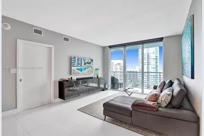 325 S Biscayne Blvd #2519, Miami, FL 33131 - Photo 4