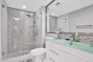 325 S Biscayne Blvd, Miami, FL 33131 - Photo 12