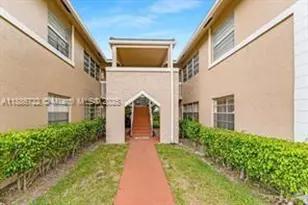 1018 Twin Lakes Dr, Coral Springs, FL 33071 - Photo 2