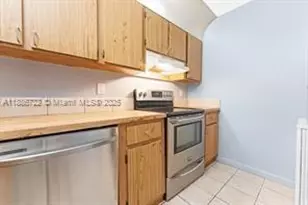 1018 Twin Lakes Dr, Coral Springs, FL 33071 - Photo 6
