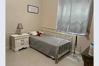 18247 NW 88th Pl, Hialeah, FL 33018 - Photo 30