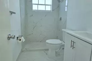 8000 Tatum Waterway Dr, Miami Beach, FL 33141 - Photo 6