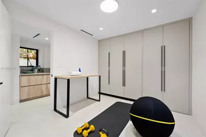 6065 Pine Tree Dr, Miami Beach, FL 33140 - Photo 22