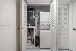 8005 Lake Dr, Doral, FL 33166 - Photo 18