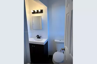 2001 N Dixie Hwy, Pompano Beach, FL 33060 - Photo 8