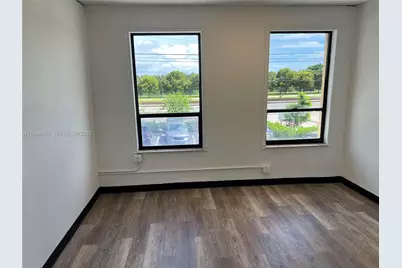 2001 N Dixie Hwy, Pompano Beach, FL 33060 - Photo 4
