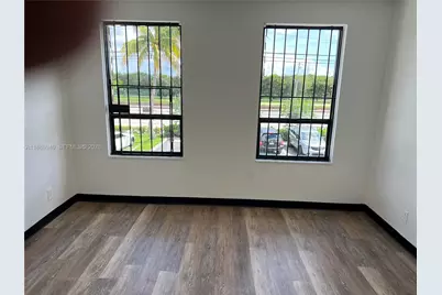 2001 N Dixie Hwy, Pompano Beach, FL 33060 - Photo 2