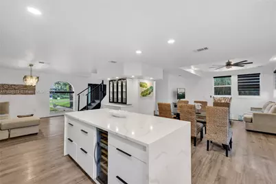 920 NE 99th St, Miami Shores, FL 33138 - Photo 18