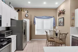 2034 NW 145th Ave, Pembroke Pines, FL 33028 - Photo 18