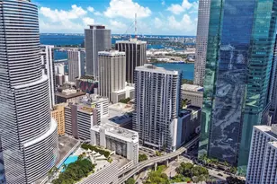 151 SE 1st St, Miami, FL 33131 - Photo 14