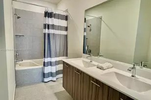 8201 NW 41st St, Doral, FL 33166 - Photo 28