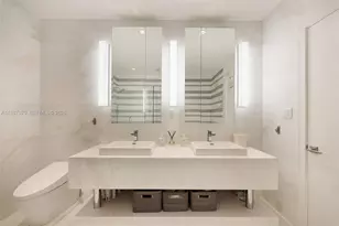 801 South Pointe Dr, Miami Beach, FL 33139 - Photo 22