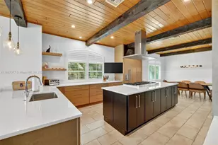 2461 SE N Lookout Blvd, Port Saint Lucie, FL 34984 - Photo 10