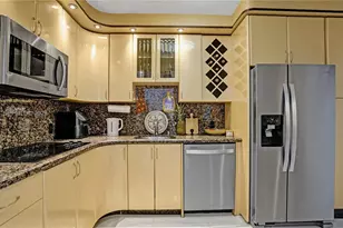100 Bayview Dr, Sunny Isles Beach, FL 33160 - Photo 14
