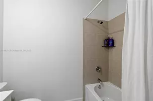 541 NW 204th St, Miami Gardens, FL 33169 - Photo 8