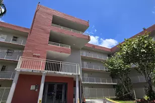 8425 NW 8th St, Miami, FL 33126 - Photo 32