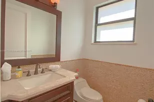 2561 Trapp Ave, Miami, FL 33133 - Photo 10