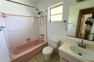 281 NE 40th St, Oakland Park, FL 33334 - Photo 6