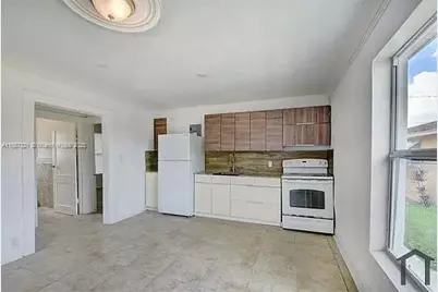 1030 N 18th St, West Palm Beach, FL 33407 - Photo 6