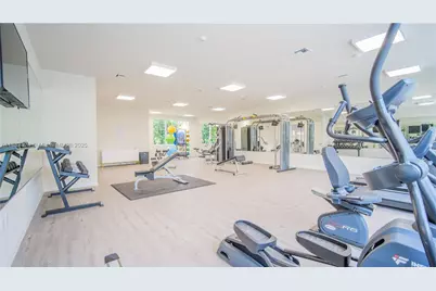 610 NE 2nd St #305, Dania Beach, FL 33004 - Photo 16