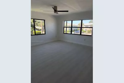 220 SW 7th St #8, Boca Raton, FL 33432 - Photo 2
