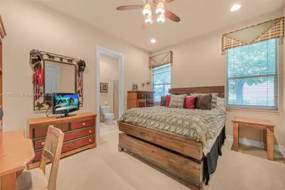 3250 W Stonebrook Cir, Davie, FL 33330 - Photo 44