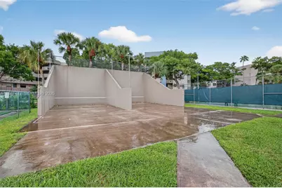 1100 Colony Point Cir #205, Pembroke Pines, FL 33026 - Photo 52