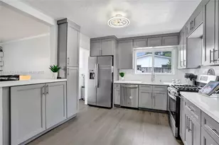 9021 SW 197th St, Cutler Bay, FL 33157 - Photo 10