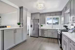 9021 SW 197th St, Cutler Bay, FL 33157 - Photo 8