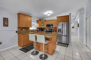 3251 W 70th St, Hialeah, FL 33018 - Photo 14