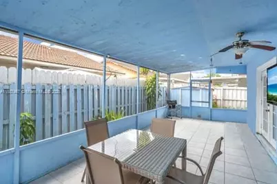 3251 W 70th St, Hialeah, FL 33018 - Photo 26