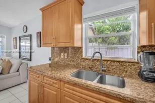 3251 W 70th St, Hialeah, FL 33018 - Photo 12