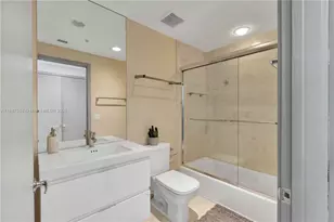 17111 Biscayne Blvd, North Miami Beach, FL 33160 - Photo 32