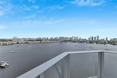 17111 Biscayne Blvd #1709, North Miami Beach, FL 33160 - Photo 2