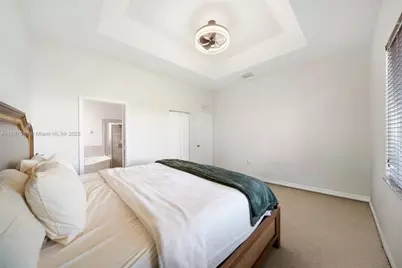 2111 SE 14th Cir, Homestead, FL 33035 - Photo 14