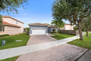 2111 SE 14th Cir, Homestead, FL 33035 - Photo 2