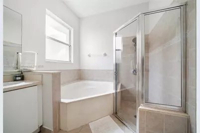 2111 SE 14th Cir, Homestead, FL 33035 - Photo 12