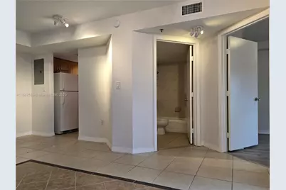 637 SW 3rd St #404, Miami, FL 33130 - Photo 6