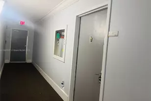 2000 NE 135th St, North Miami, FL 33181 - Photo 14