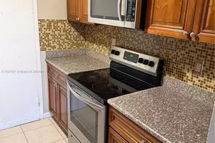 2000 NE 135th St, North Miami, FL 33181 - Photo 2