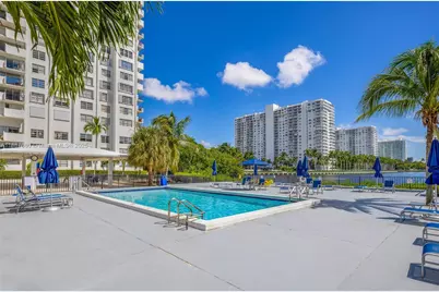 2750 NE 183rd St #1210, Aventura, FL 33160 - Photo 26