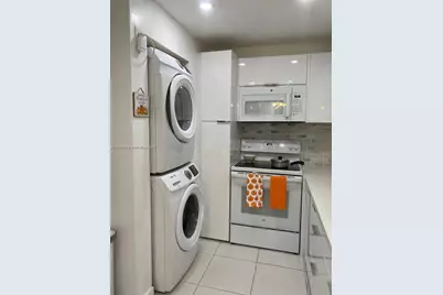 10000 NW 80 Ct #2565, Hialeah Gardens, FL 33016 - Photo 2