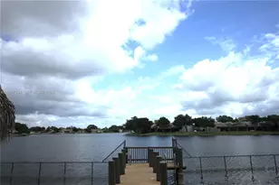 1100 Colony Point Cir, Pembroke Pines, FL 33026 - Photo 24