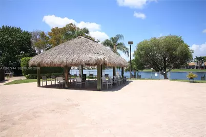 1100 Colony Point Cir #208, Pembroke Pines, FL 33026 - Photo 36