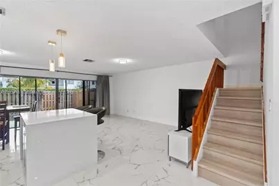 8033 NW 29th Street, Sunrise, FL 33322 - Photo 10