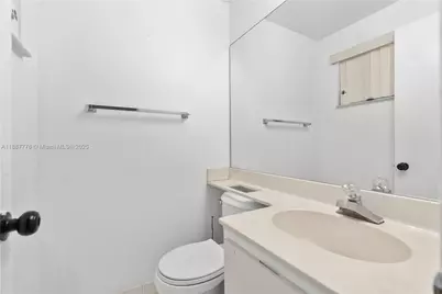 8033 NW 29th Street, Sunrise, FL 33322 - Photo 12